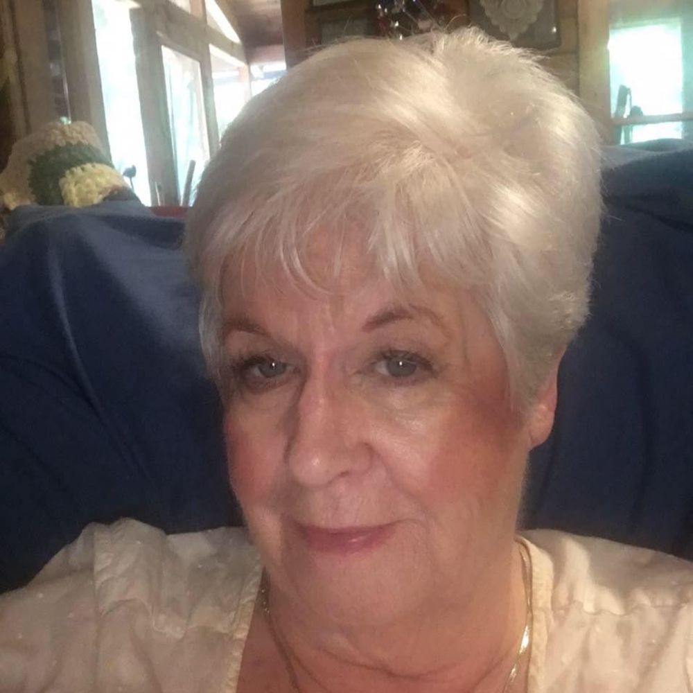 Meet your Posher, Lois